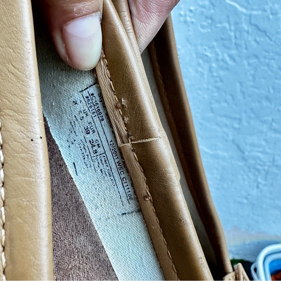 Chooka Green and Tan Flats - Picture 7 of 8